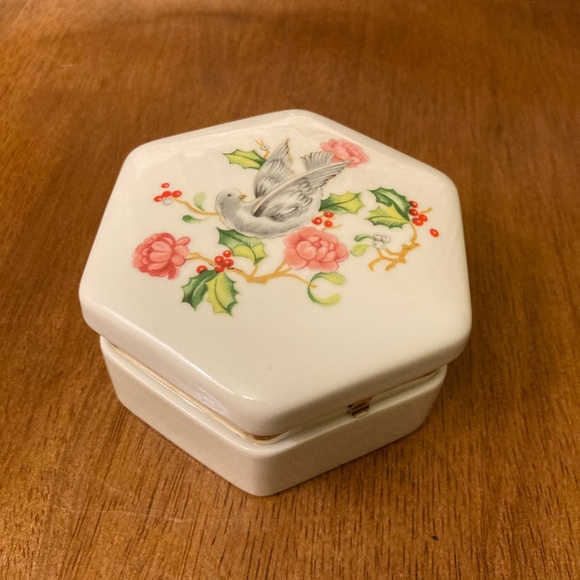 Avon Other - Vintage Avon Holiday Gift Box - Original Gift Note